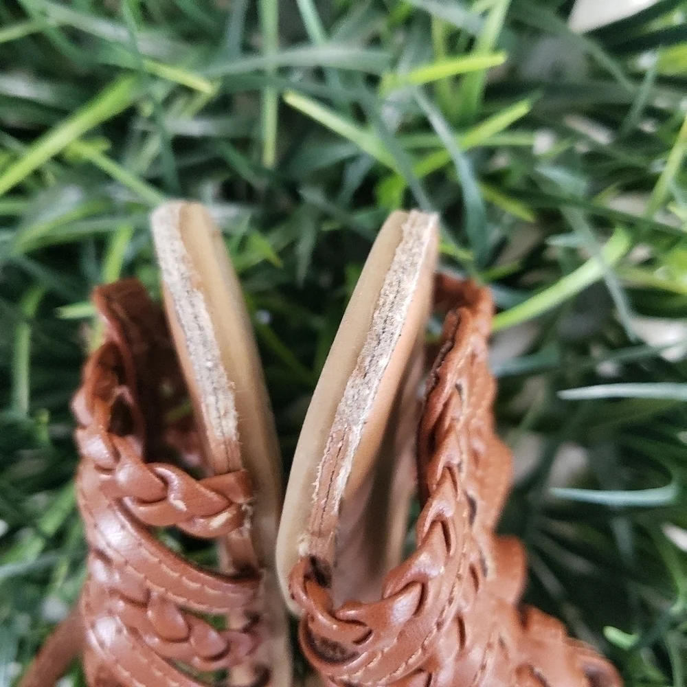 Garanimals Kids Size 5 Tan gladiator sandals